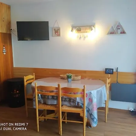 6 Pers Le Bois D'aurouze 2eme Etage Nord Apartment SuperDevoluy